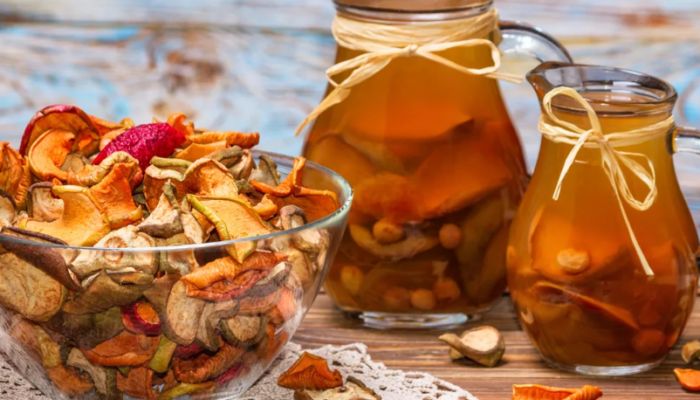 Компот из сухофруктов - польза и вред для организма человека