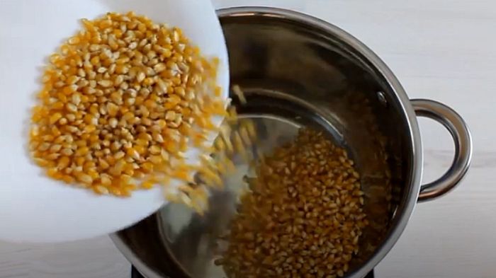 Попкорн в домашних условиях на сковороде - 5 рецептов из кукурузы