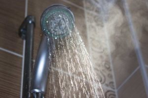 Пар в душевой