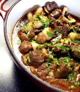 Запеченные говядина и грибы